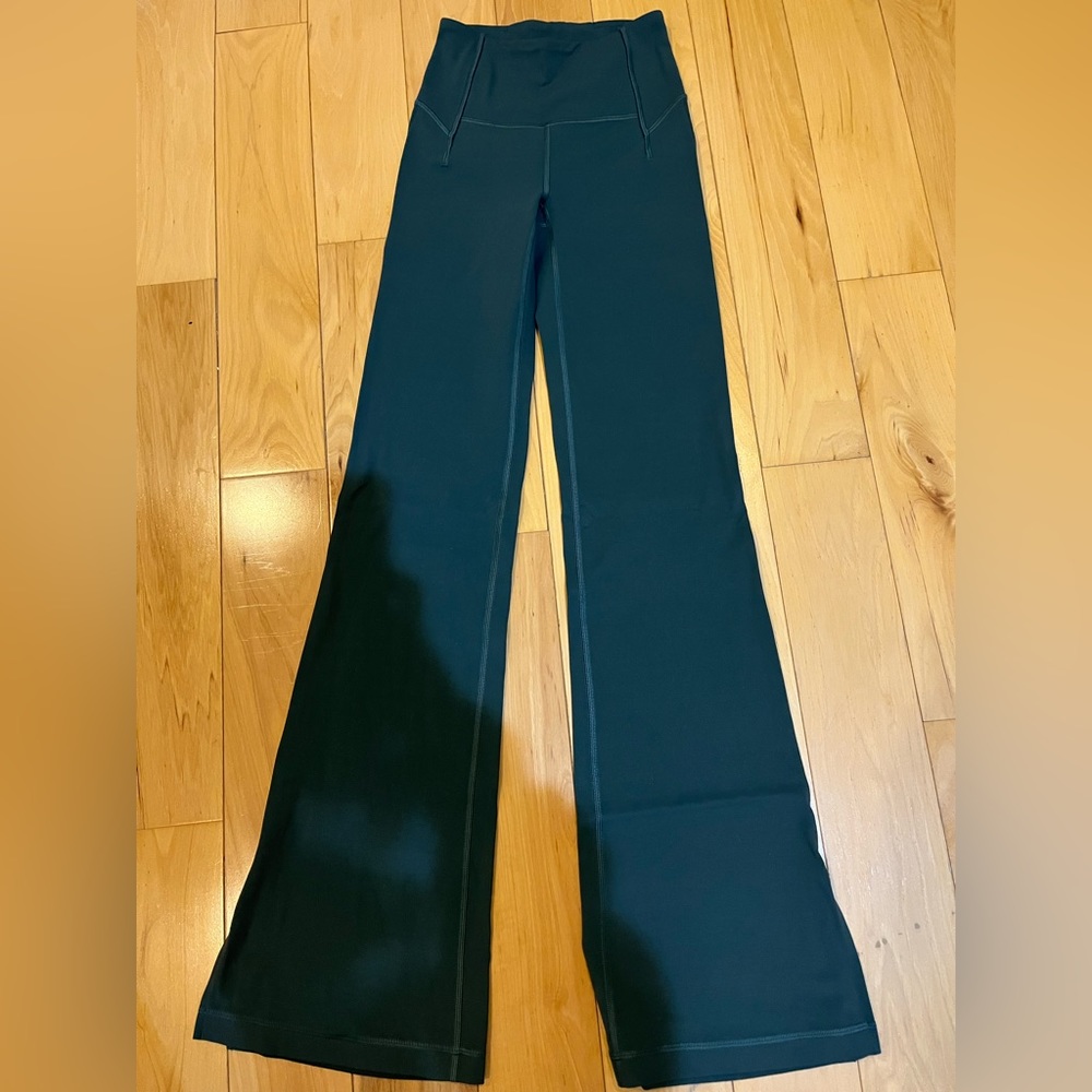 Lulu lemon super high rise split hem groove flares smoked spruce size 0